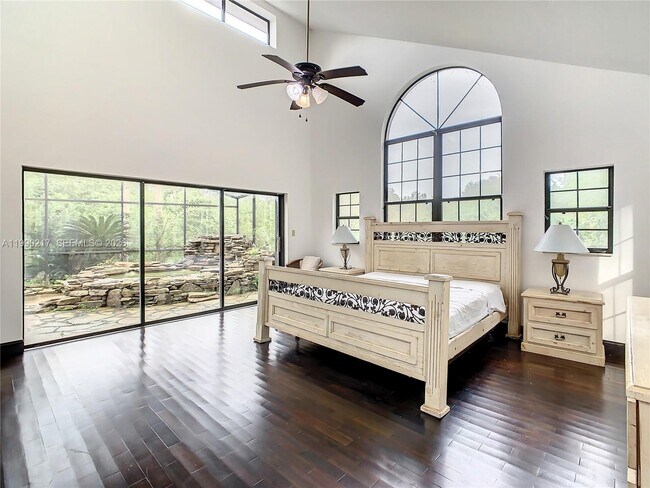 Building Photo - 2261 Mariner Cove