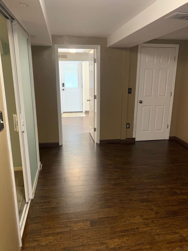 Building Photo - 4 Bedrooms, 2 Bathrooms, Daylight Ranch wi...