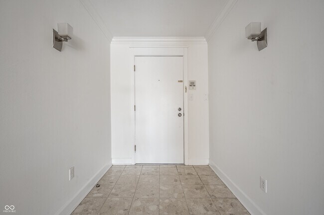 Building Photo - 8651 Jaffa Ct Dr E