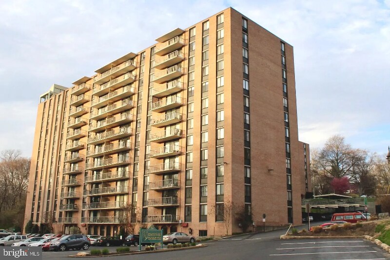 Primary Photo - 801 Yale Ave