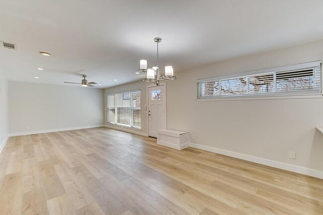 Building Photo - 1201 Dailey St