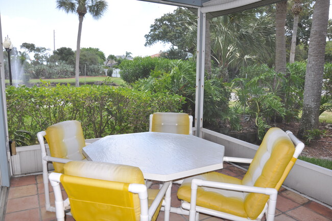 Building Photo - 201 Tradewinds Dr