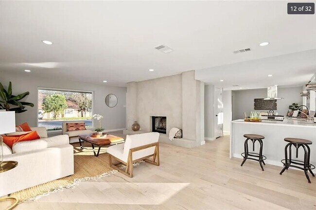 Building Photo - 6102 Smith Oak Trail