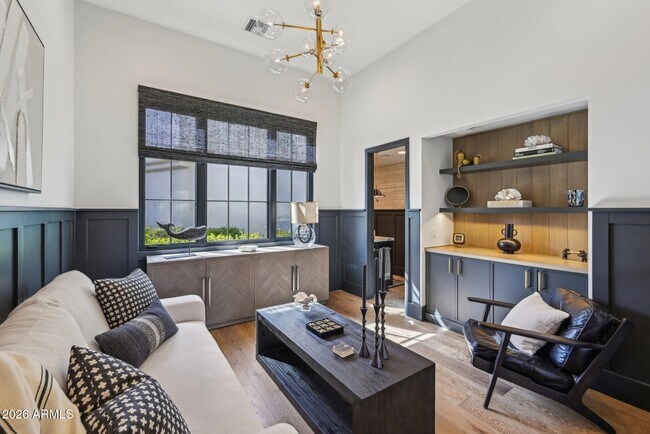 Building Photo - 9899 N 79th Way