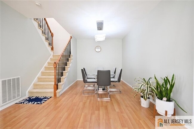 Building Photo - 67 Glen Oaks Ct