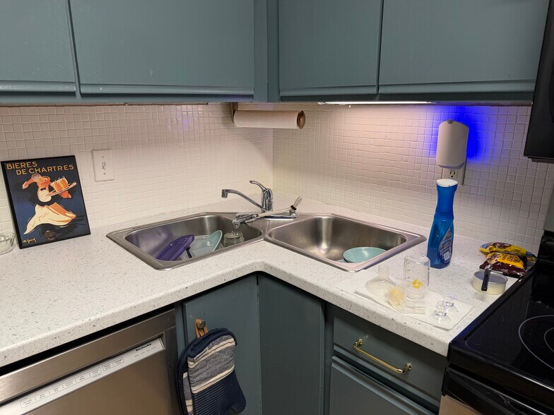 Building Photo - 8818 Eager Rd