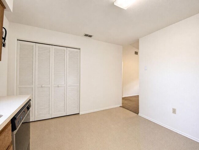 Building Photo - 3931 Spoonbill Ct