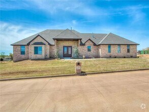 Building Photo - Fantastic 3/2 Gated Neighborhood Choctaw S...