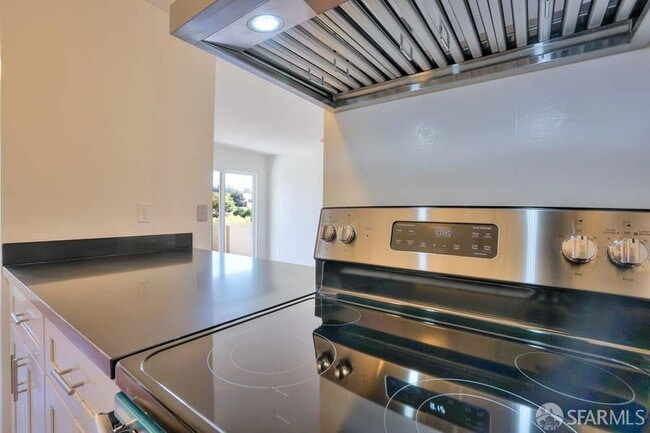 Building Photo - 46728 Crawford St