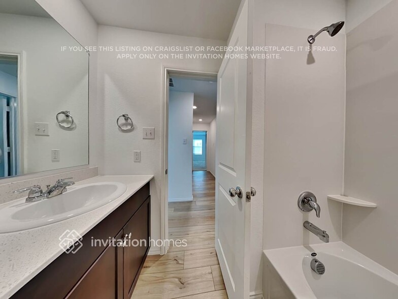 Building Photo - 464 Frio Pass Trl