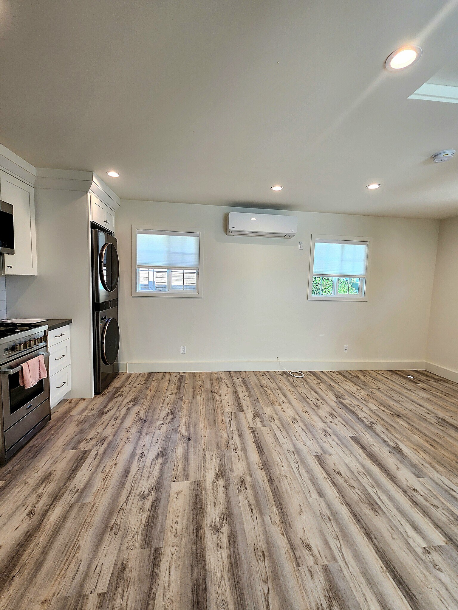 Building Photo - 6235 Aura Ave