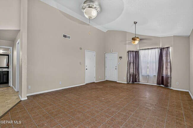 Building Photo - 667 Danube Dr