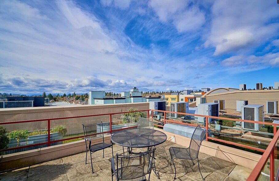 Building Photo - 5650 NW 24th AVE #414