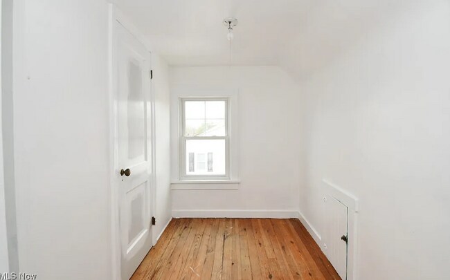 Building Photo - 3133 Albion Rd