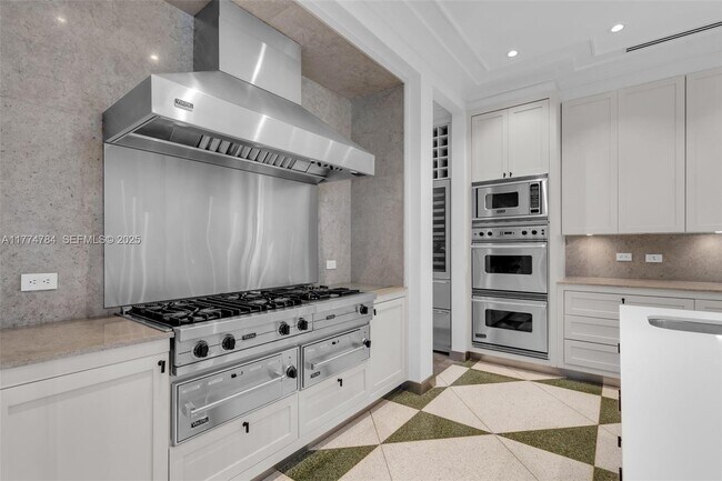 Building Photo - 9 Harbor Point