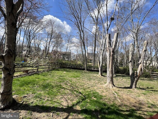 Building Photo - 6910 Raven Ln