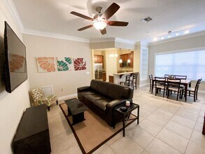 Building Photo - The Palms #102