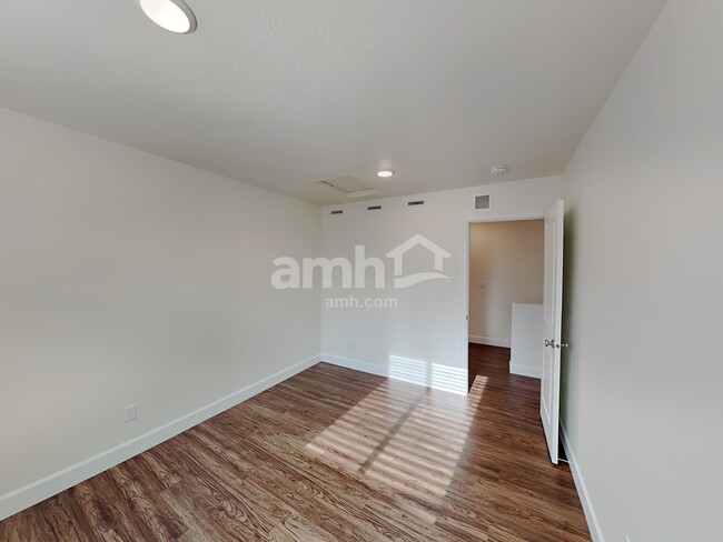 Building Photo - 2624 W 3340 S