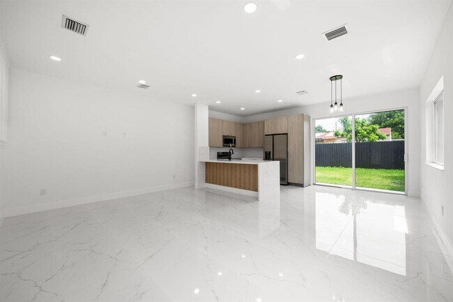Building Photo - 1355 NW 42nd St