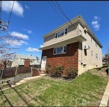 Building Photo - 811 Valley Brook Ave
