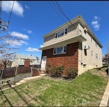 Building Photo - 811 Valley Brook Ave