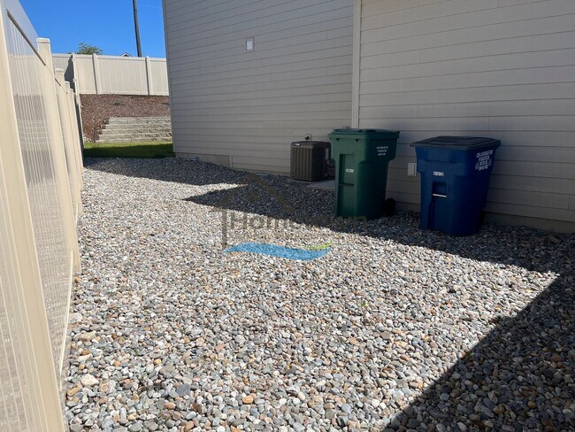 Building Photo - Woodbridge South Home with 4 Bedrooms and 3 Bathrooms in Post Falls build in 2021!