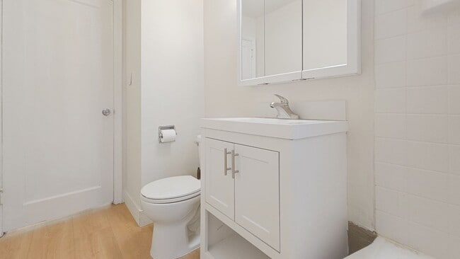 Building Photo - Updated West Seattle Two-Bedroom Home