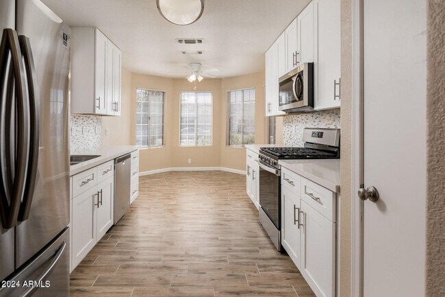 Building Photo - 8564 W Ocotillo Rd