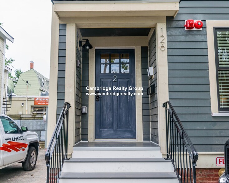 Building Photo - 114 Columbia St