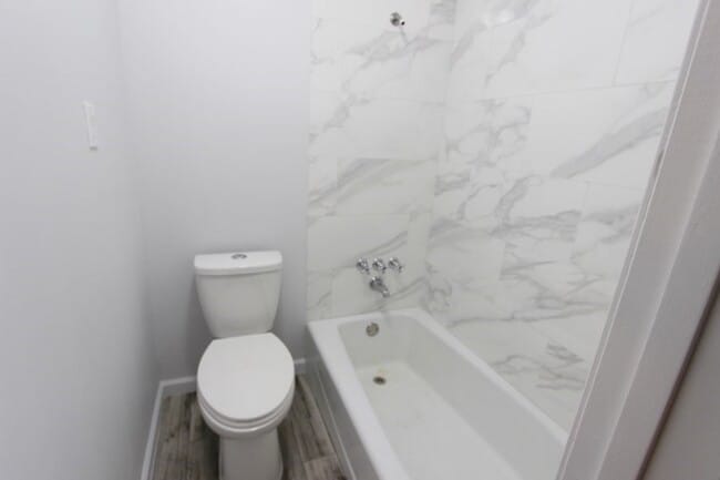 Building Photo - 6511 Kenyon Ln