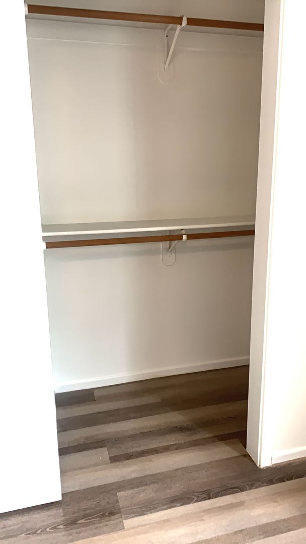 Building Photo - 336 E Limberlost Dr