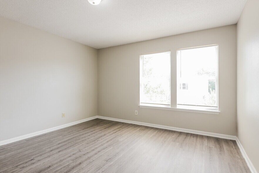 Building Photo - 2906 Redland Ln