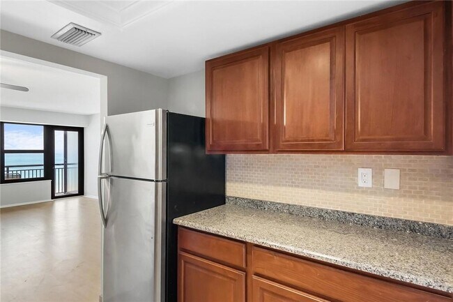 Building Photo - 3800 Galt Ocean Dr