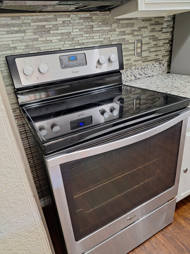 Building Photo - 1101 Calico Ln