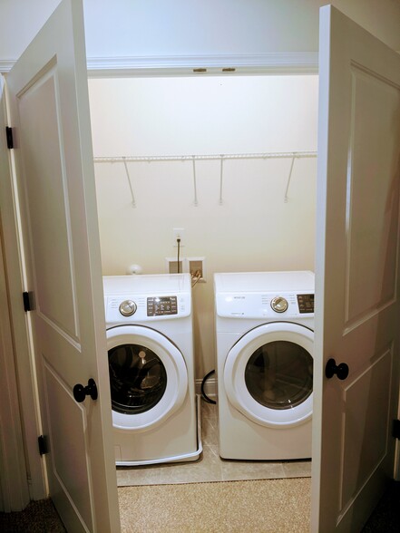 WASHER DRYER - 5215 Bedford Falls Cir