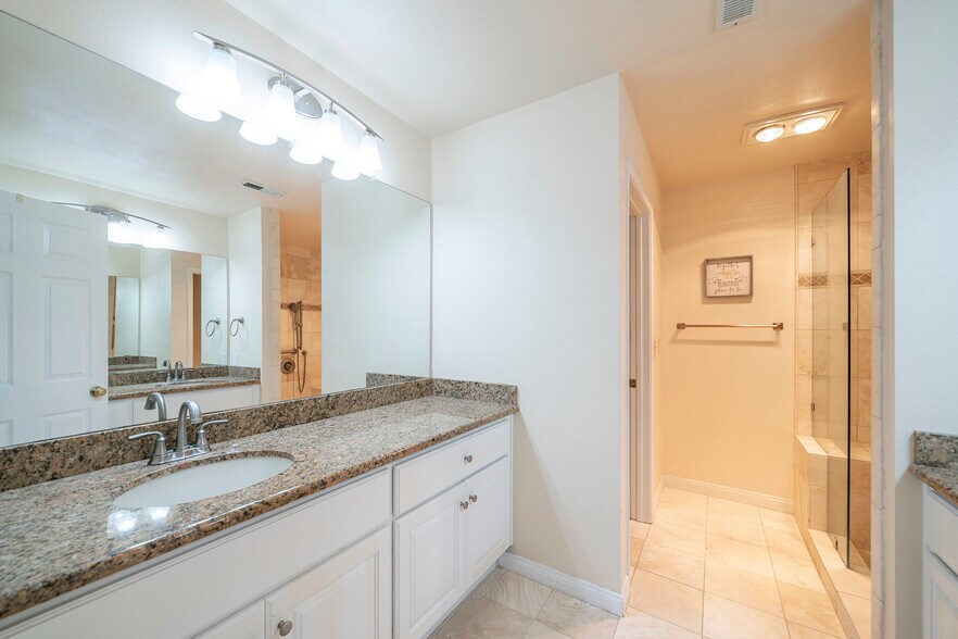 Main Bathroom - 2209 W 25th St