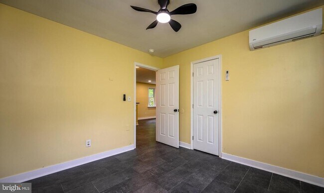 Building Photo - 6007 Bradley Ln