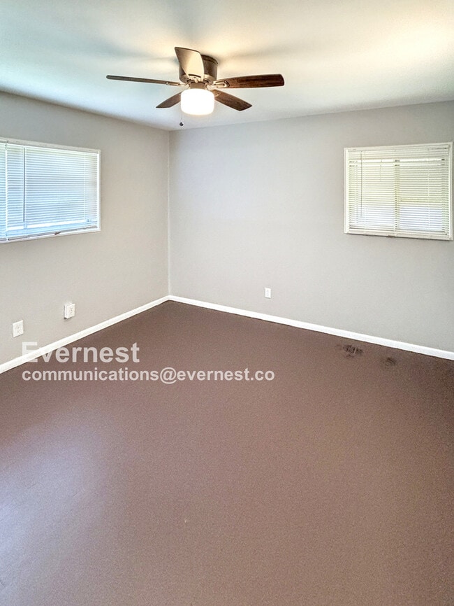 Building Photo - 9732 Glen Owen Dr