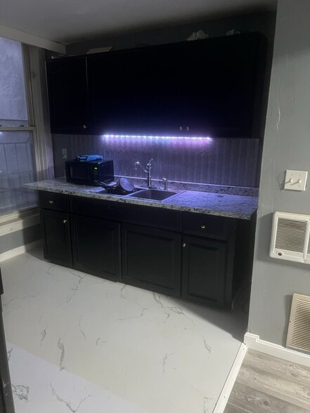 Building Photo - 2311 W Lexington St