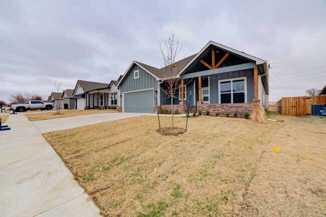 Building Photo - 4 BEDROOM CAPITAL HOME IN SAND SPRINGS!!!