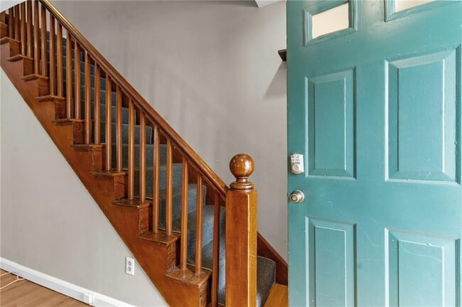 Building Photo - 19 Cross St