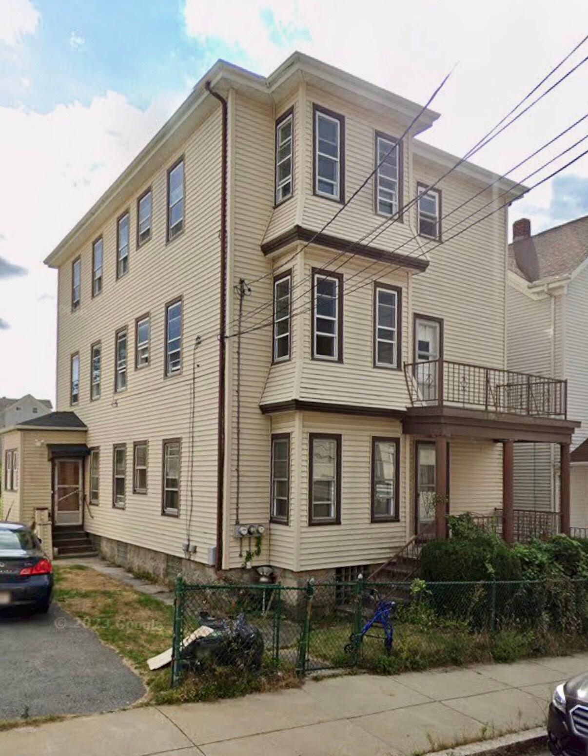 Building Photo - 629 Dwelly St