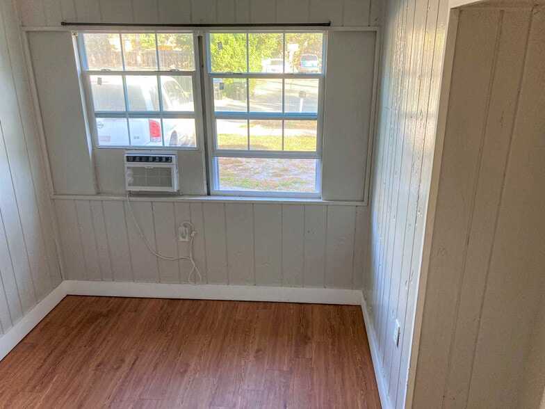 Building Photo - 4918 Cortez Dr