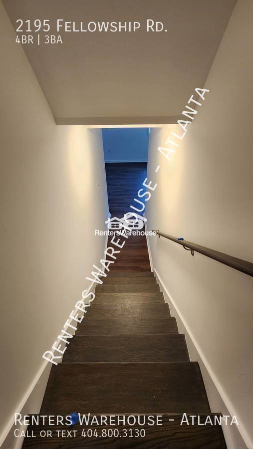 Building Photo - Experience the Perfect Blend of Comfort, S...