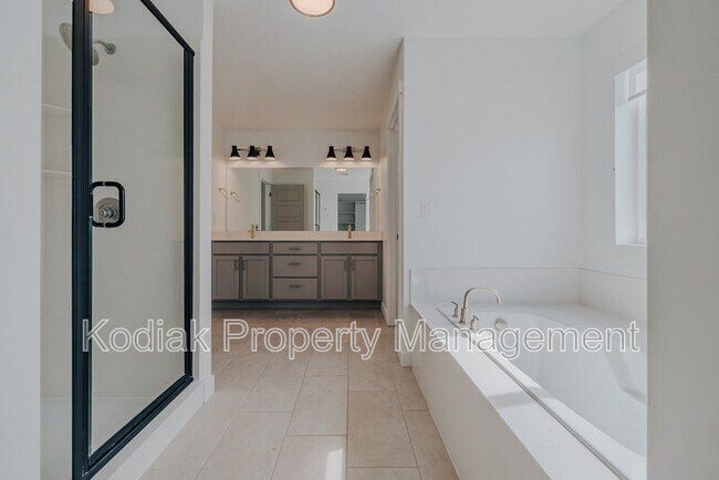 Building Photo - 2442 N Gotland Way