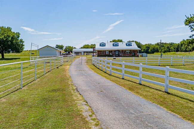 Building Photo - 104444 S 3520 Rd