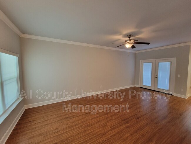 Building Photo - 5104 NW 21st Dr