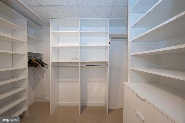 Building Photo - 202 W Rittenhouse Square