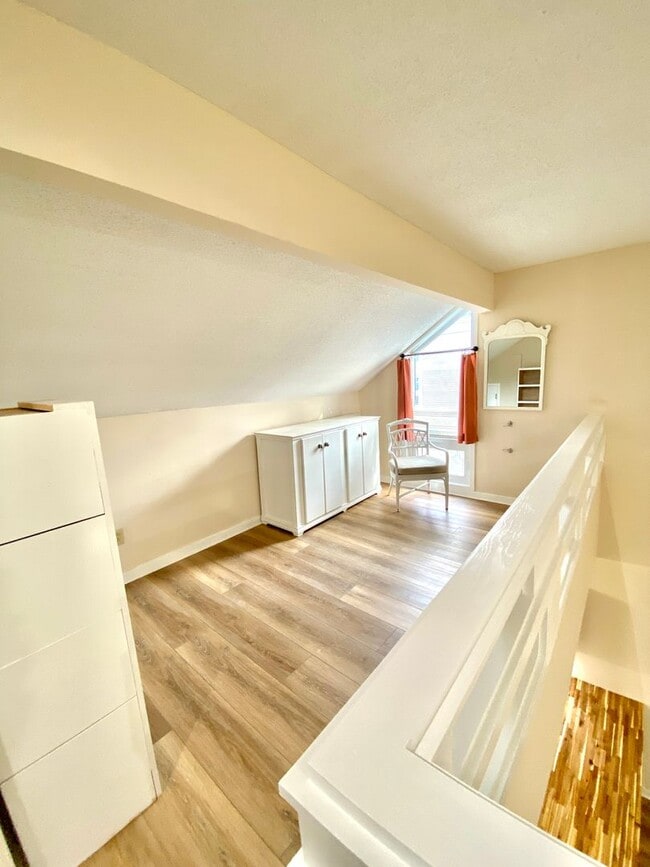 Building Photo - LOFT LIVING IN FAIRFIELD HARBOUR! Utilities Included