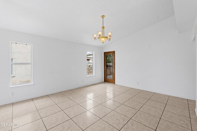 Building Photo - 12290 Tierra Bella Dr